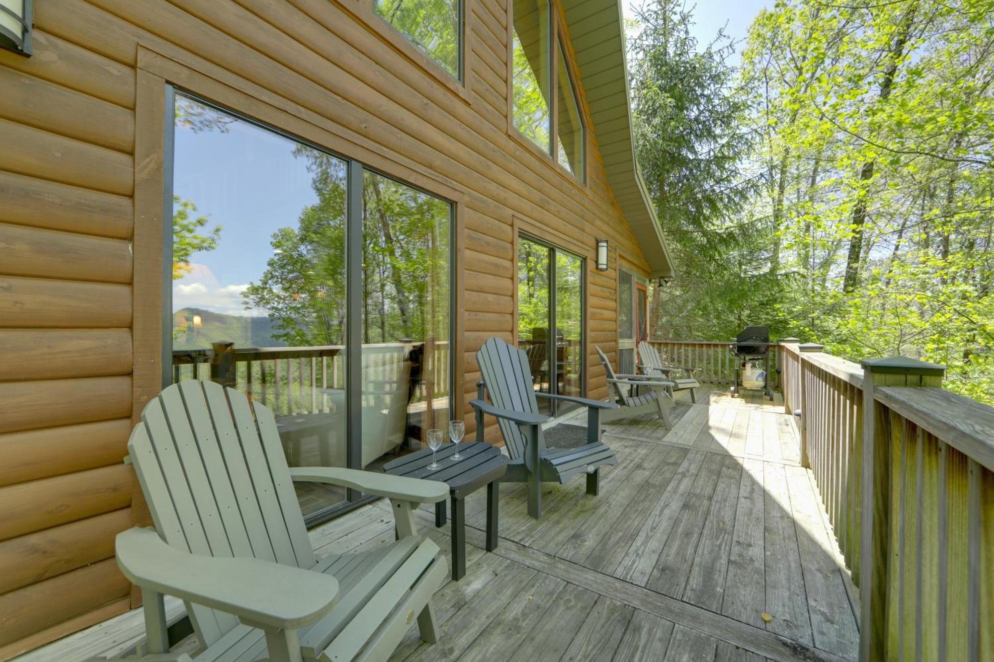 Bryson City Cabin With Hot Tub And Mountain Views! Bagian luar foto