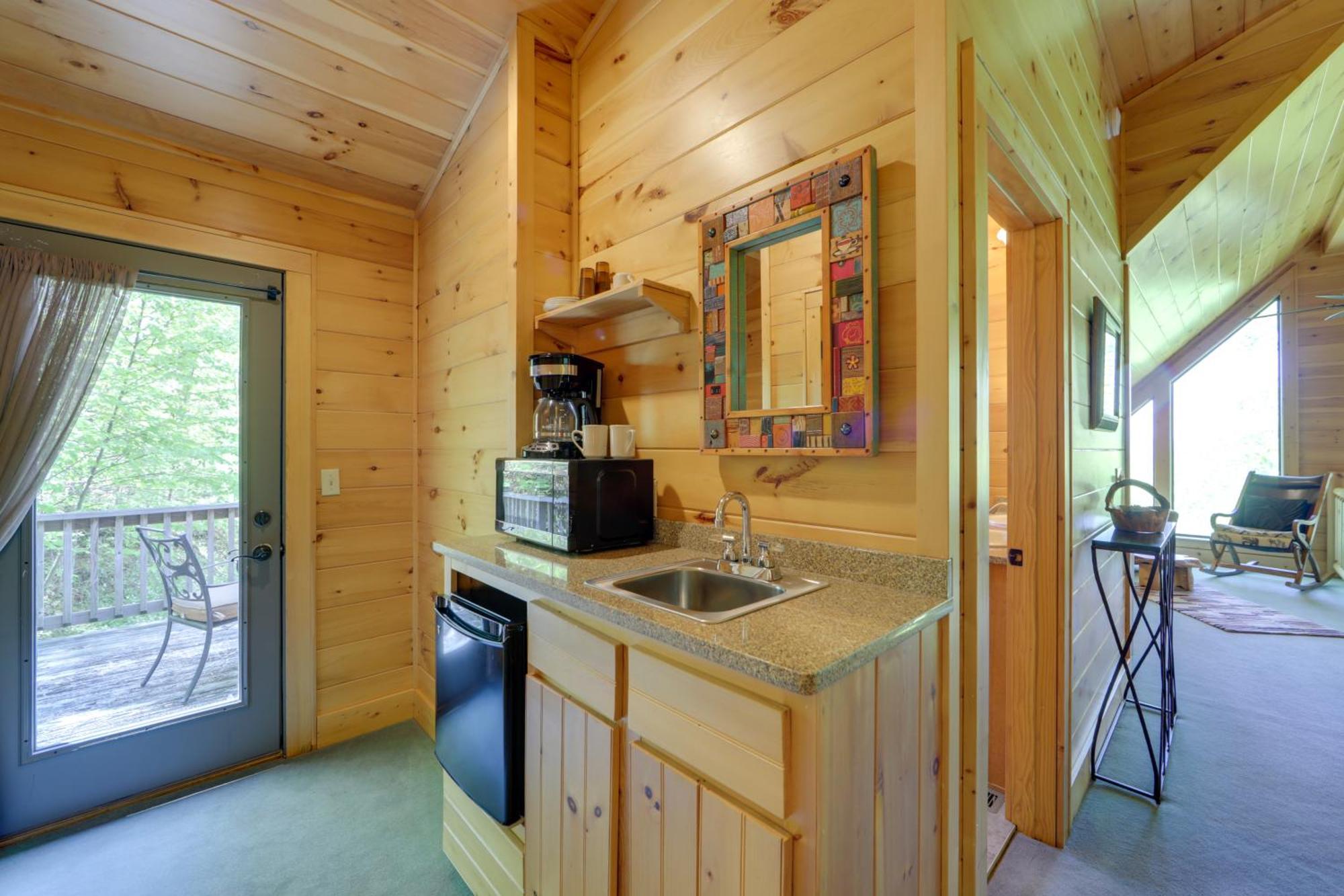 Bryson City Cabin With Hot Tub And Mountain Views! Bagian luar foto