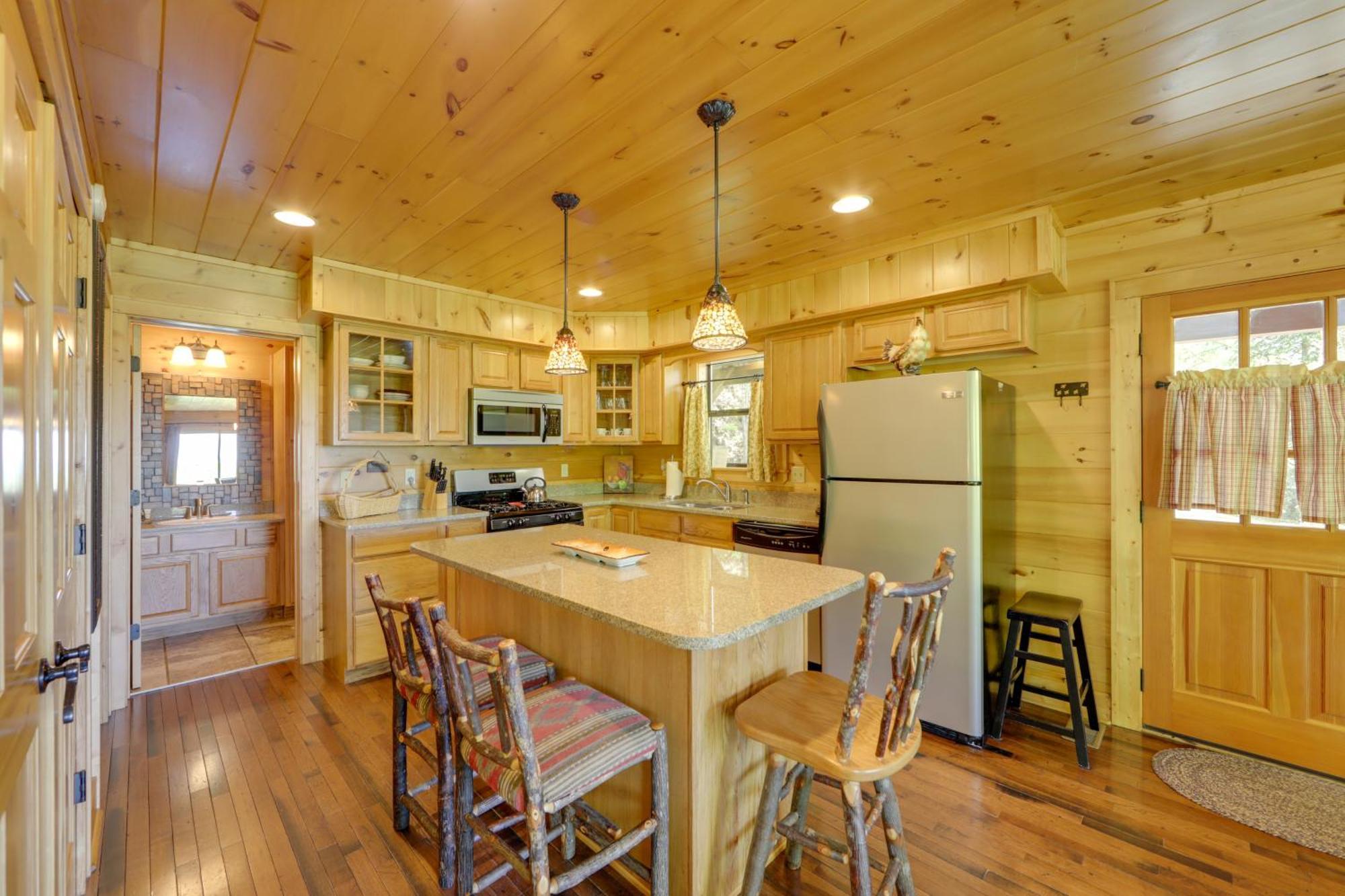 Bryson City Cabin With Hot Tub And Mountain Views! Bagian luar foto