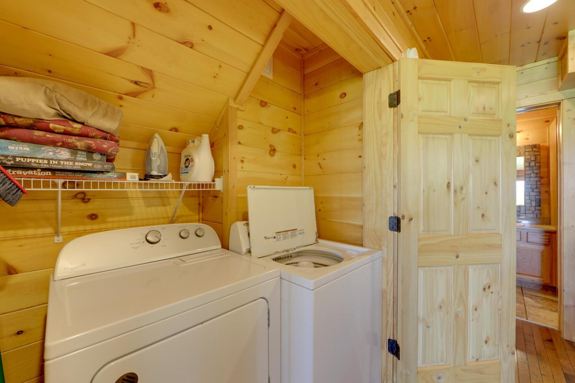 Bryson City Cabin With Hot Tub And Mountain Views! Bagian luar foto