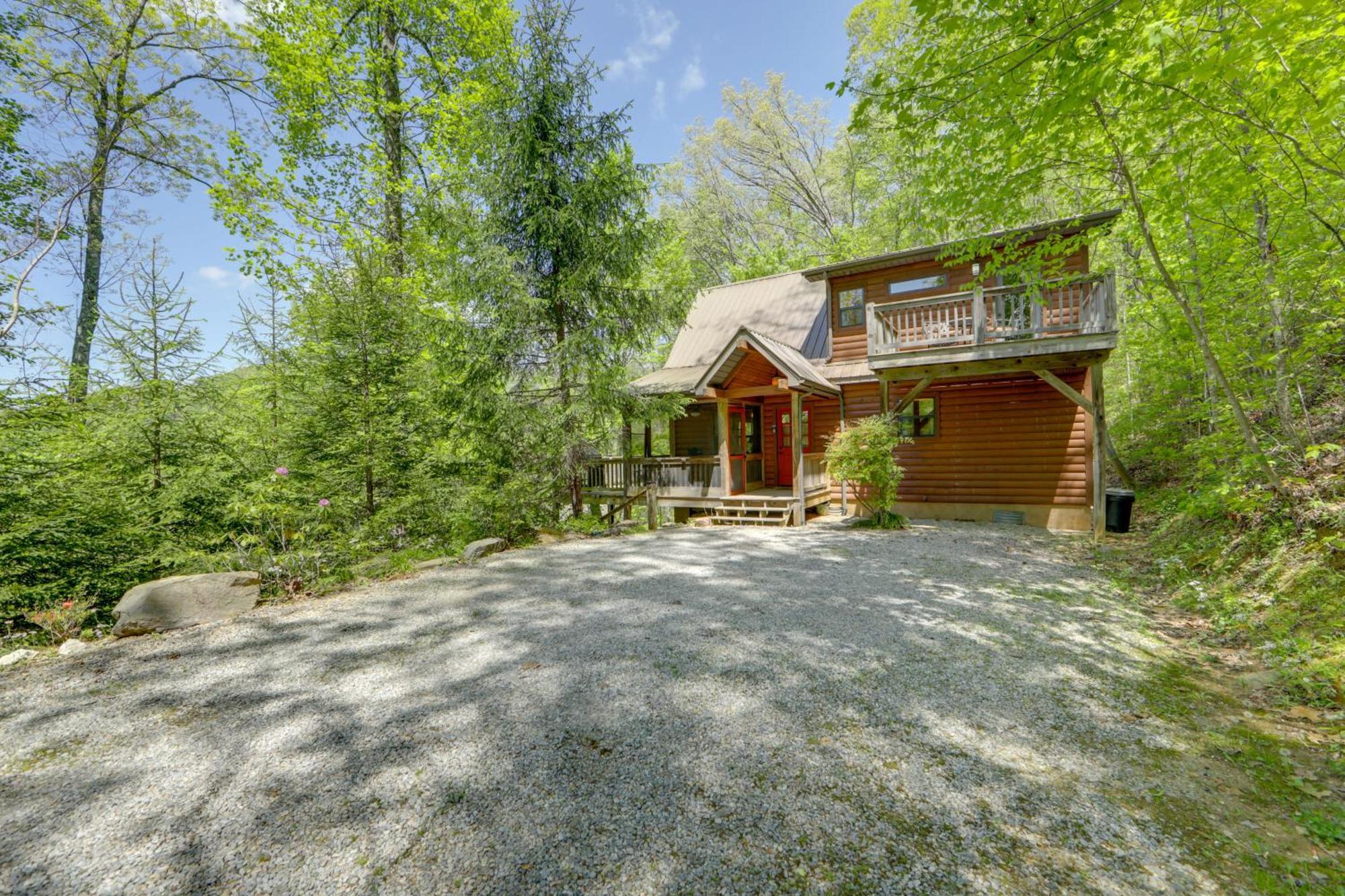 Bryson City Cabin With Hot Tub And Mountain Views! Bagian luar foto