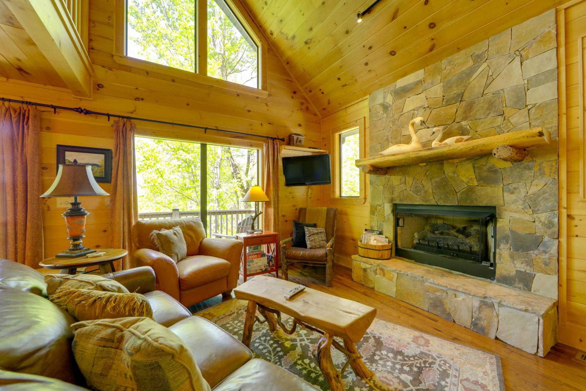 Bryson City Cabin With Hot Tub And Mountain Views! Bagian luar foto