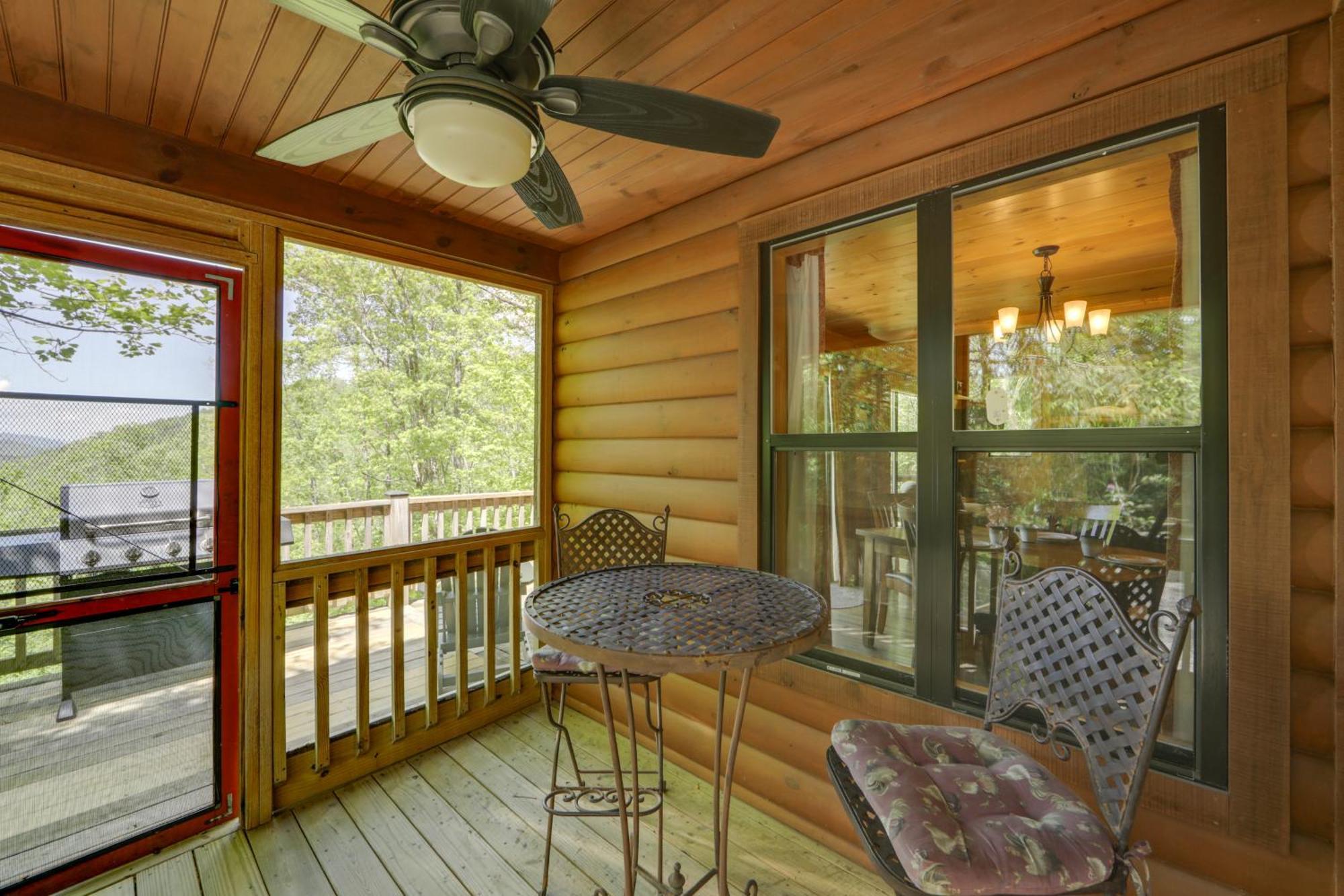 Bryson City Cabin With Hot Tub And Mountain Views! Bagian luar foto