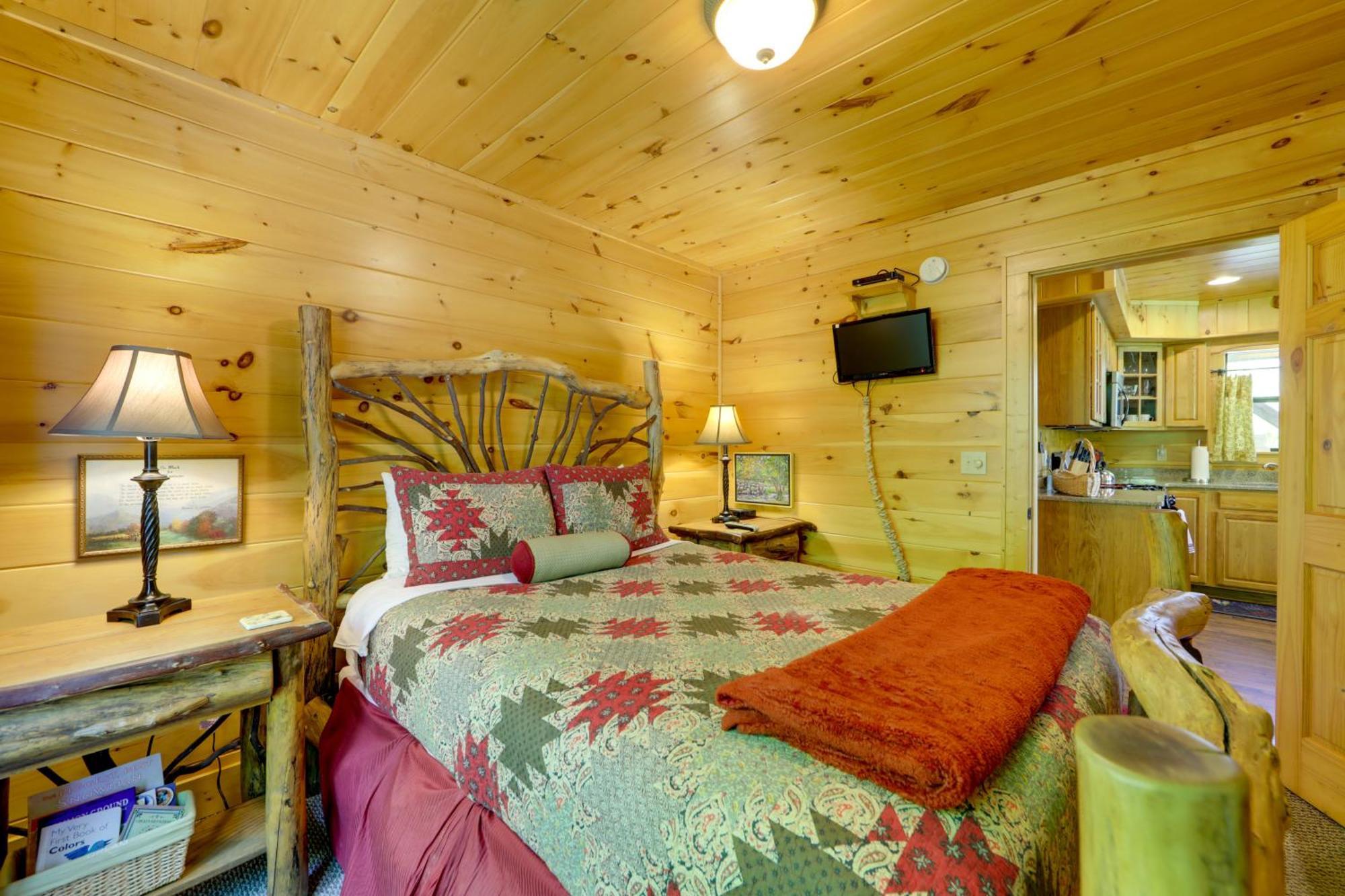 Bryson City Cabin With Hot Tub And Mountain Views! Bagian luar foto